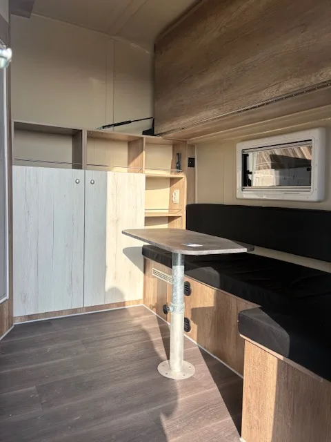 Anka Pferdeanhänger mit Wohnabteil